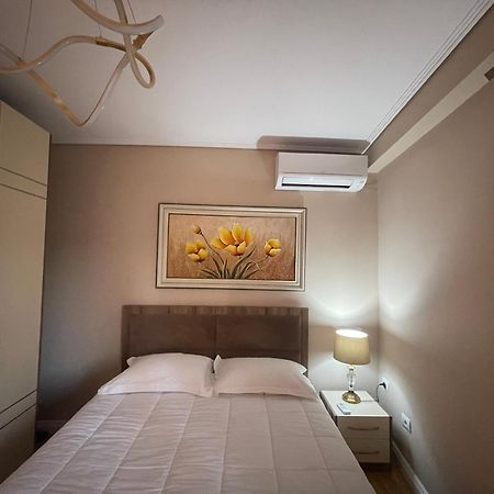 Deoni Apartment Luxury Tirana Buitenkant foto