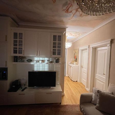 Deoni Apartment Luxury Tirana Buitenkant foto