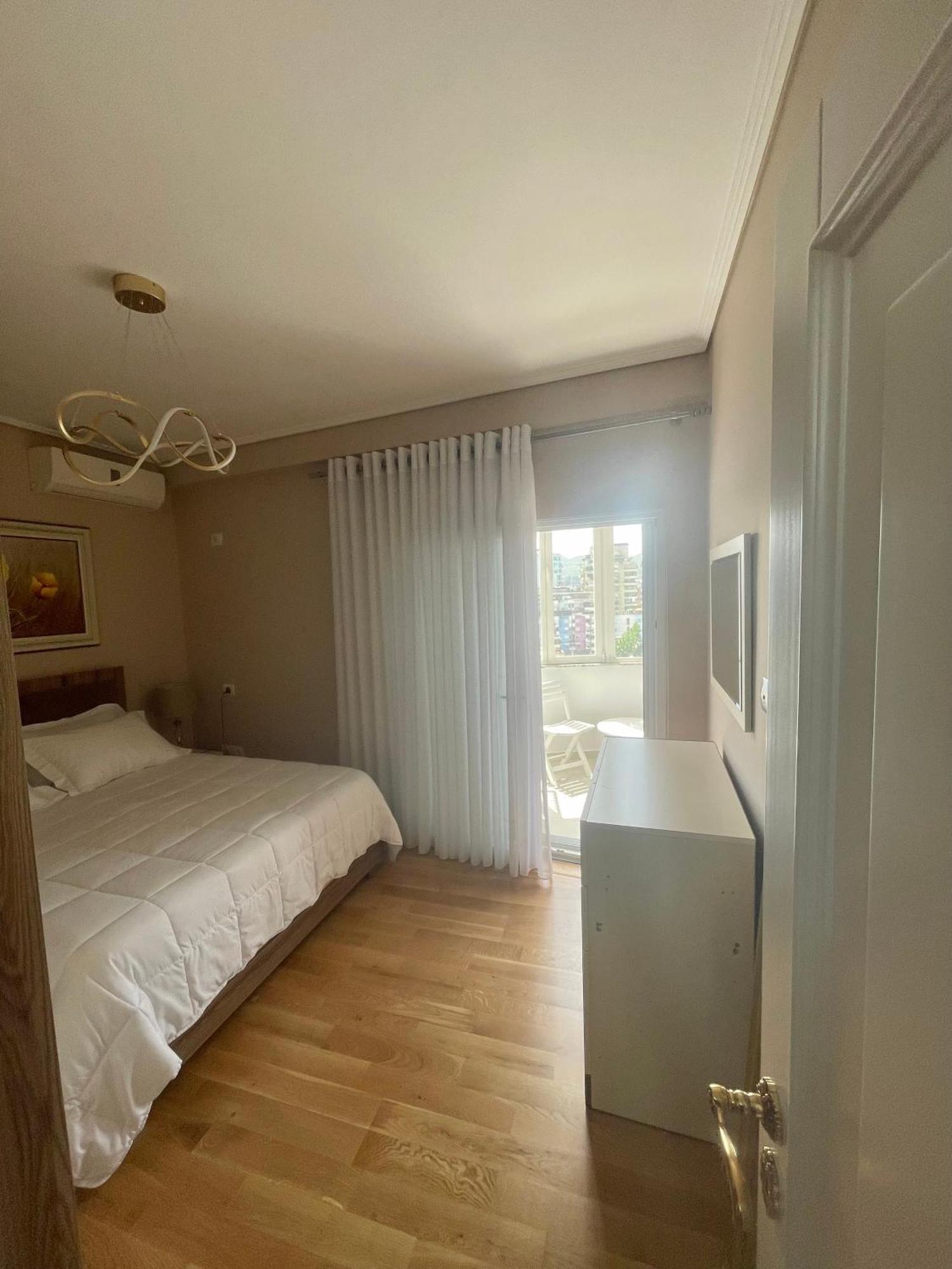 Deoni Apartment Luxury Tirana Buitenkant foto