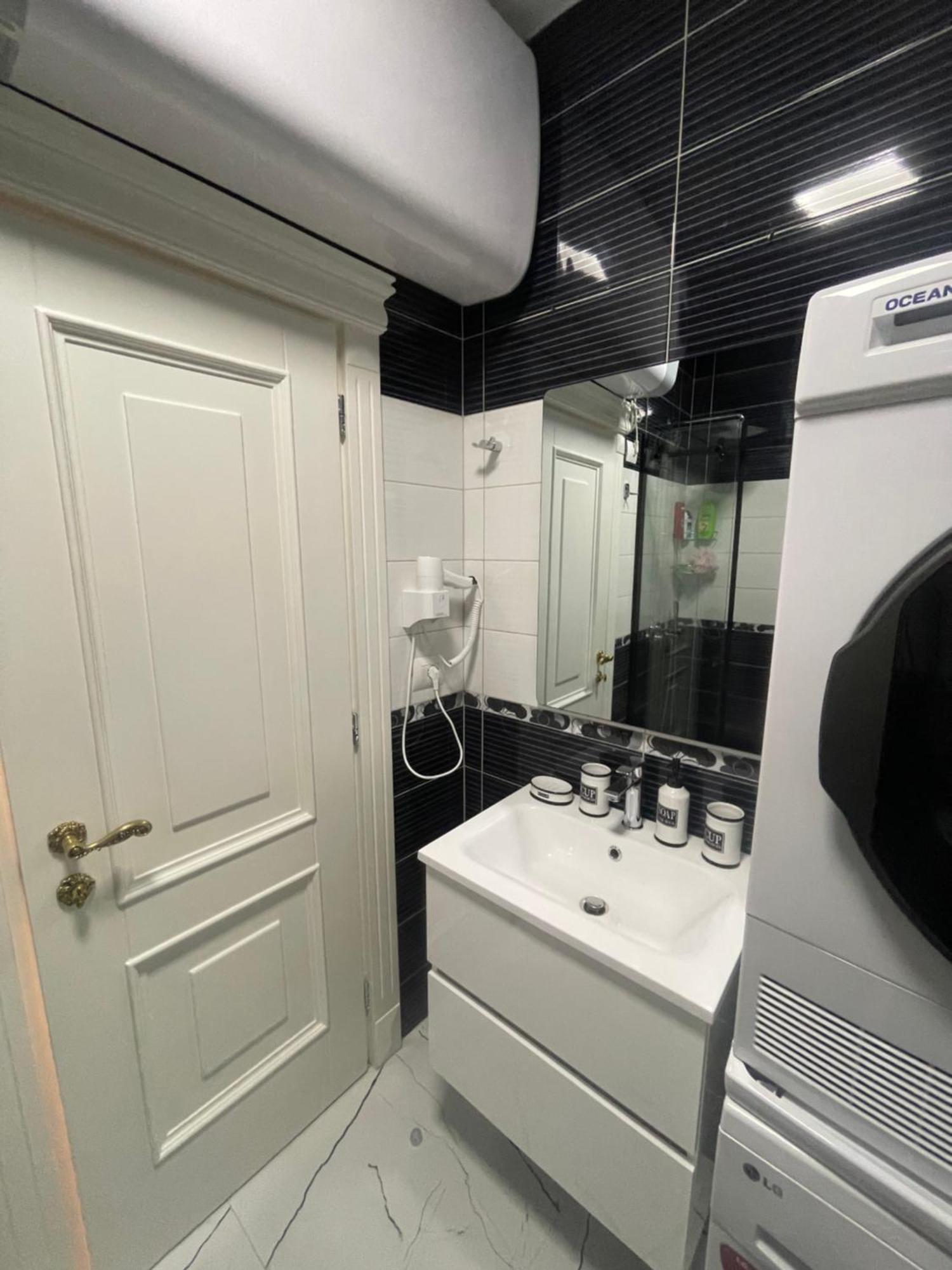 Deoni Apartment Luxury Tirana Buitenkant foto